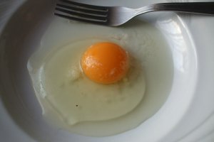 Cartofi la cuptor cu cascaval pane