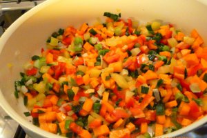 Pipote de pui cu ciuperci si legume