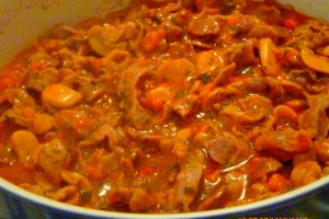 Pipote de pui cu ciuperci si legume