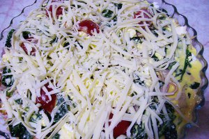 Tartǎ cu spanac şi brânză feta
