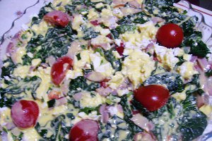 Tartǎ cu spanac şi brânză feta