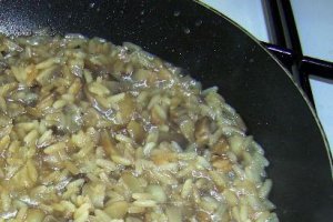 Ardei la cuptor cu sos de branza