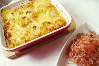 Cartofi gratinaţi la cuptor