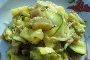 Sote de vinete, dovlecei, ananas și germeni de soia & Cous - cous