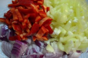 Legume și brânză tofu pe foi crocante