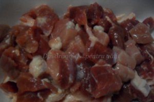 Mâncare de linte cu carne de porc