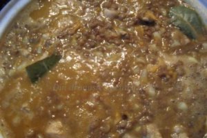 Mâncare de linte cu carne de porc