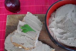 Pate de casă din ficat de pui