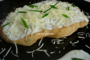 Placinte cu branza sarata si ceapa verde