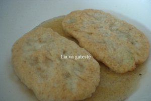 Placinte cu branza sarata si ceapa verde
