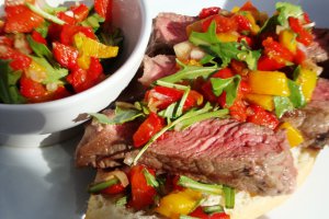 Sandwich cu steak de vita