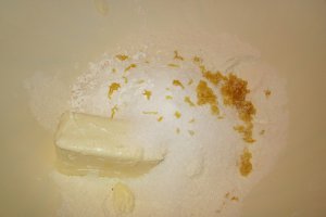 Prajitura cu dulceata de zmeura/mure