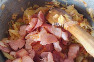 Varza calita cu bacon
