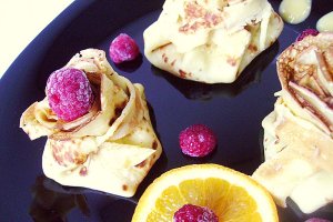 Clătite cu urdă şi orange curd