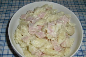 Paste cu branza si sunca