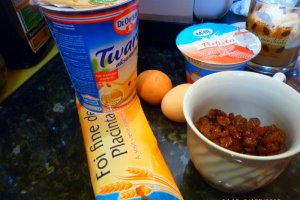 Placinta cu branza cremoasa si stafide