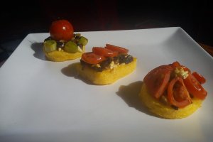 Aperitiv cu mamaliga