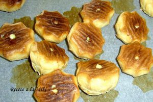 Profiterol cu inghetata de capsuni