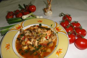 Tocanita de ciuperci cu piept de pui