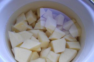 Tocana de cartofi cu ciuperci la cuptor
