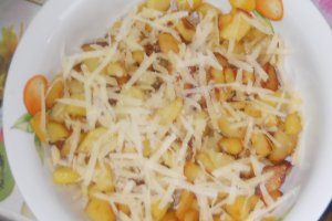 Cartofi prajiti cu parmezan
