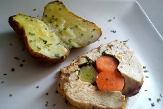Piept de pui rulat cu legume