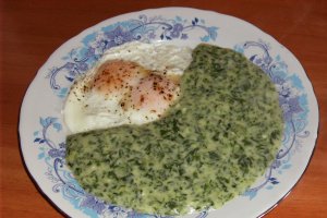 Spanac cu ochiuri