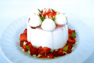Desert cu Miez de Lapte şi căpşuni