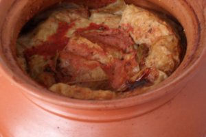 Sarmale de porc cu varză proaspătă (în vas de lut)