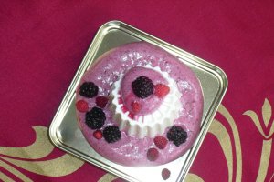 Spuma de fructe de padure cu Miez de Lapte