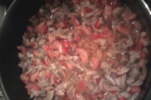 OREZ CU LEGUME SI CARNE DE PUI