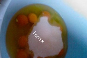 prajitura  cu crema de lapte si glazura de ciocolata
