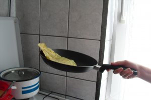Clatite cu gem de afine si Miez de Lapte