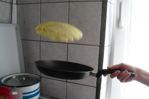 Clatite cu gem de afine si Miez de Lapte