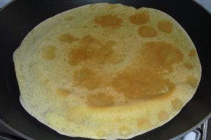 Clatite cu gem de afine si Miez de Lapte