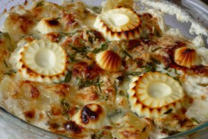 Cartofi cu branza, si chives la cuptor