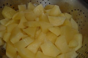 Cartofi cu branza, si chives la cuptor
