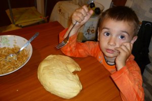Placinta cu ricotta, mere si stafide
