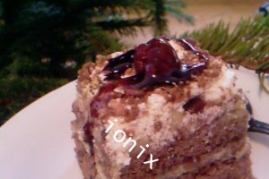 tort cu crema de vanilie si crema de visine