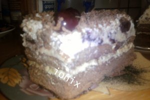 tort cu crema de vanilie si crema de visine