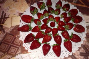 Tort aromat cu capsuni