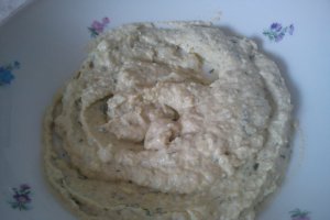 Miez de lapte cu spuma de avocado