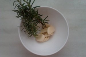 Iepure cu rozmarin la cuptor