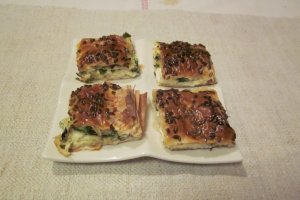 Placinta cu miez de lapte, ceapa si usturoi verde