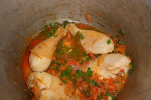 Pulpe de pui cu legume si mamaliguta
