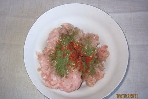 Tarta cu ciuperci si carne tocata de pui