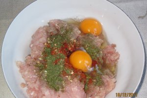 Tarta cu ciuperci si carne tocata de pui