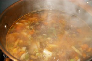 Supa cu legume, ciuperci si galuste din faina