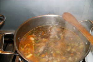 Supa cu legume, ciuperci si galuste din faina
