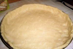 Tarta cu ceapa verde si frunze de ridichi